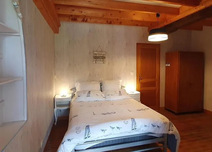 Le Relais De La Comte 4*