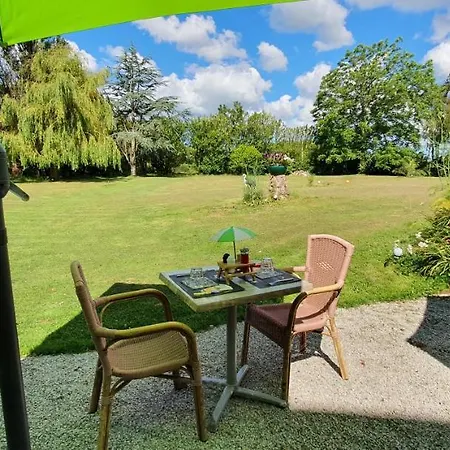 Le Relais De La Comte Guest house *