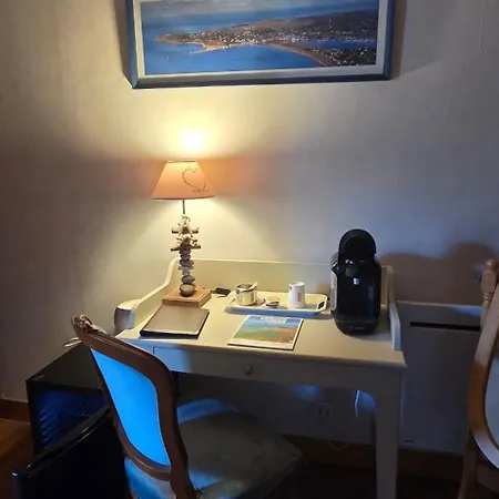 Le Relais De La Comte 招待所