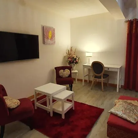 Le Relais De La Comte Penzion 4*